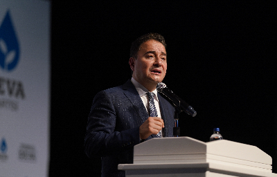 Ali Babacan: “Sanayicilerimiz, türlü imkânsızlıklar içinde olağanüstü başarılara imza atıyorlar