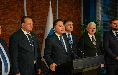 Ali Babacan: “Tekstil sektörü krizi iliklerine kadar hissediyor”