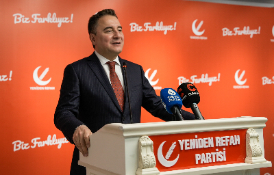DEVA Partisi Genel Başkanı Ali Babacan, YRP Genel Başkanı Fatih Erbakan’ı ziyaret etti  “Hiç kimse Türkiye’yi başka ülkelerle kıyaslamasın”