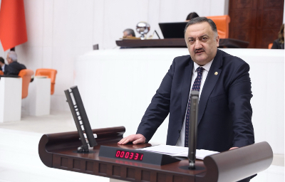 İstanbul Milletvekilimiz Hasan Karal’dan bayram mesajında emekli ikramiyesine tepki: “Ne olurdu, torununun karşısında başını öne eğdirmeseydiniz?”